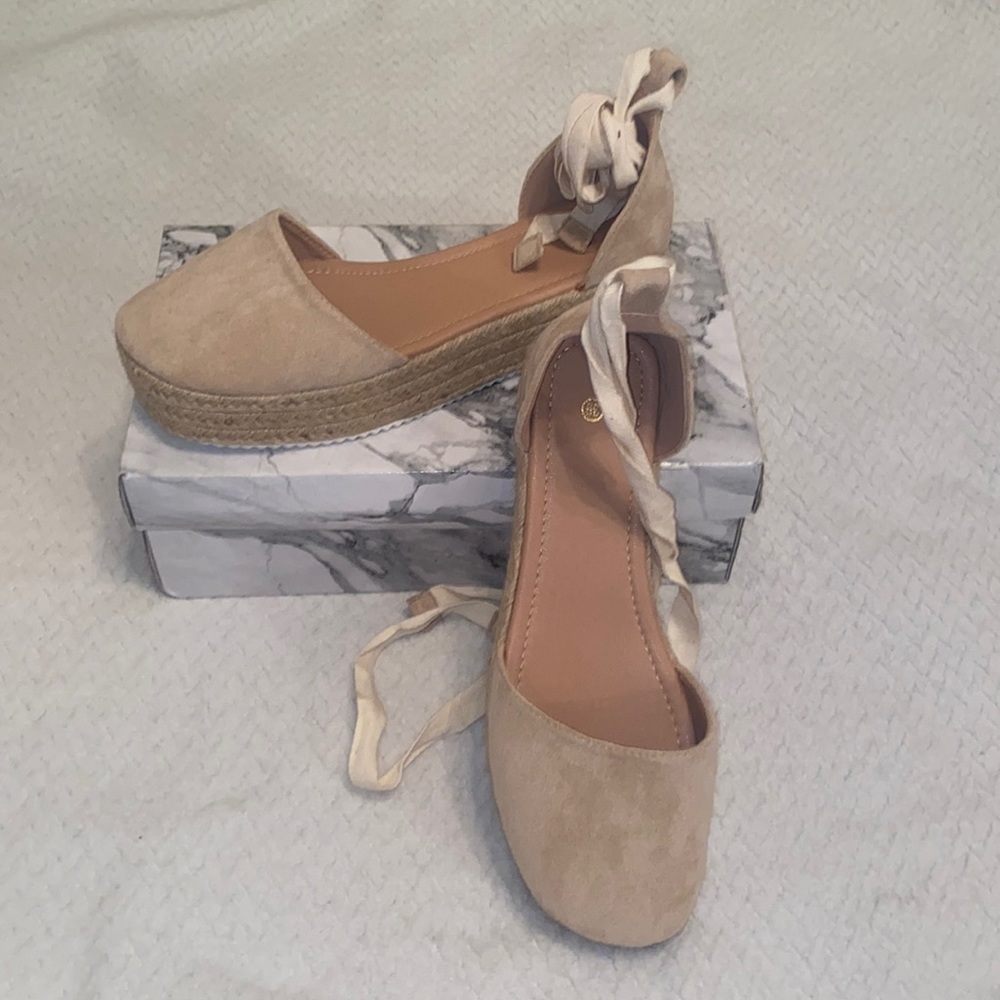 Cap Toe Boho Chic Lace Up shoes